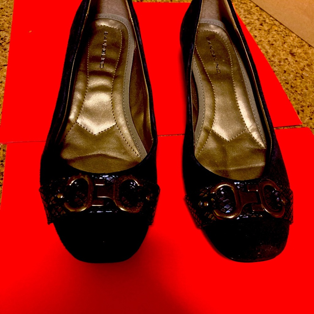 Women’s shoes, one inch heel. Never worn